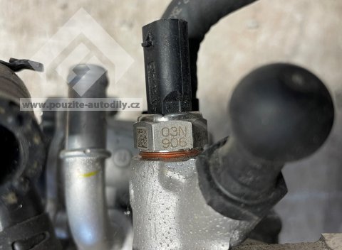 04L128063AA Škrtící klapka + 04L128637A Připojovací hrdlo VW, Audi, Škoda, Seat