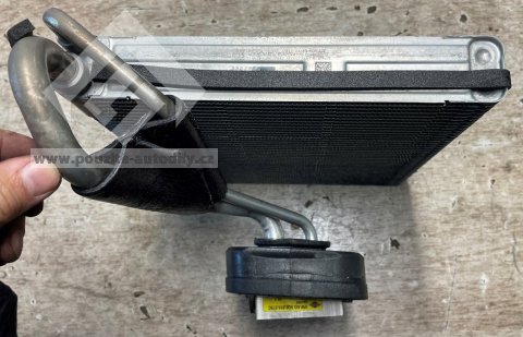 5Q0816679C Výparník klimatizace + expanzní ventil VW, Audi, Škoda, Seat