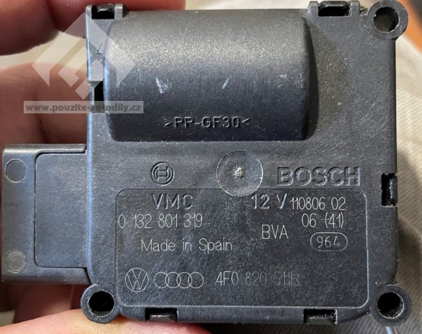 4F0820511B Servomotorek nastavovací Bosch 0132801369 VW, Audi